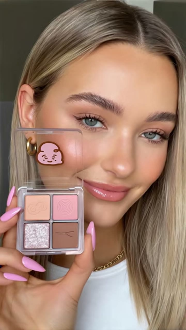 Eyeshadow palette demo